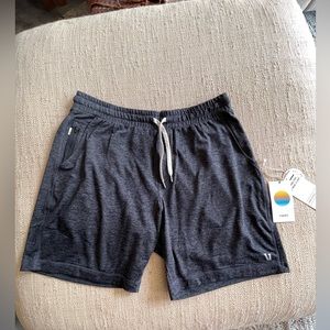 Vuori men’s ponto shorts, large, grey, NWT